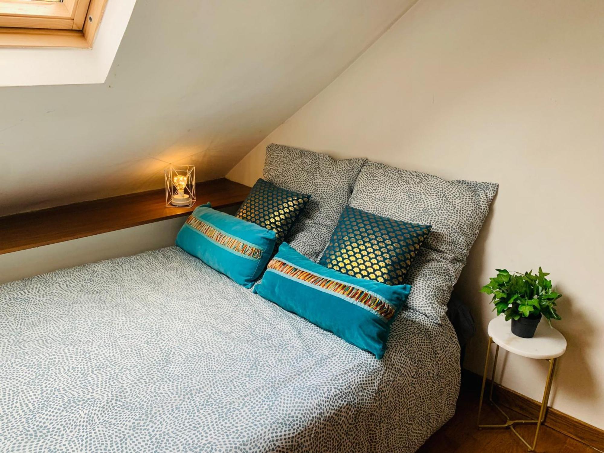 Cosy Studio Design With Modern Bathroom Vaureal Exteriör bild
